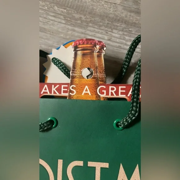 NWT heavy duty gift bags 🚨READ DESCRIPTION 🚨 - Picture 10 of 14